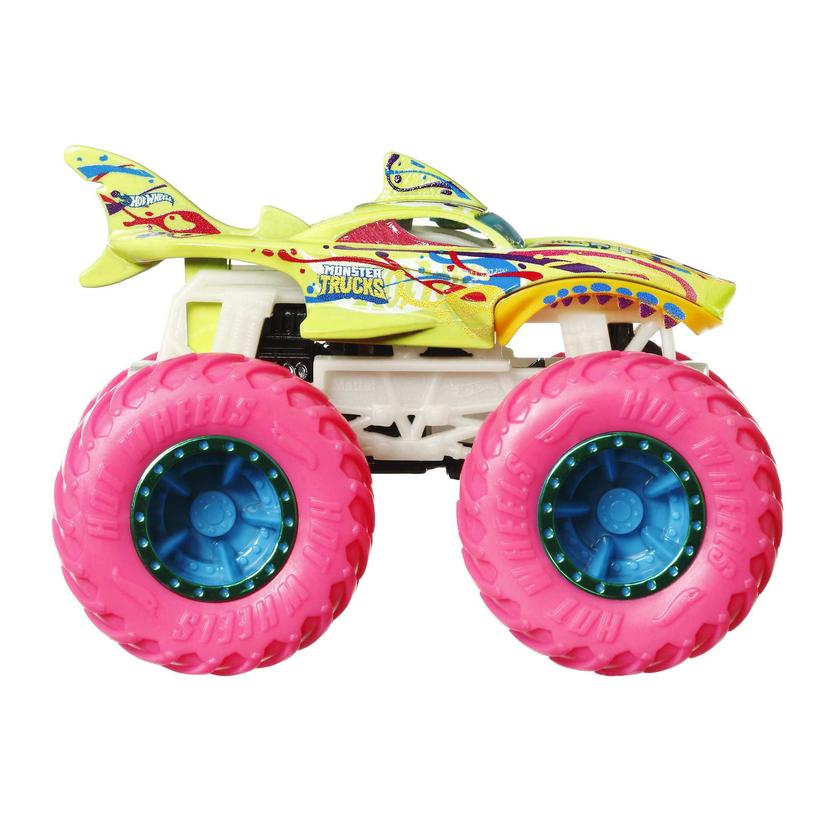 Hot Wheels Monster Trucks Veículo de Brinquedo Carro Surpresa Glow in The Dark Escala 1:64 On Sale