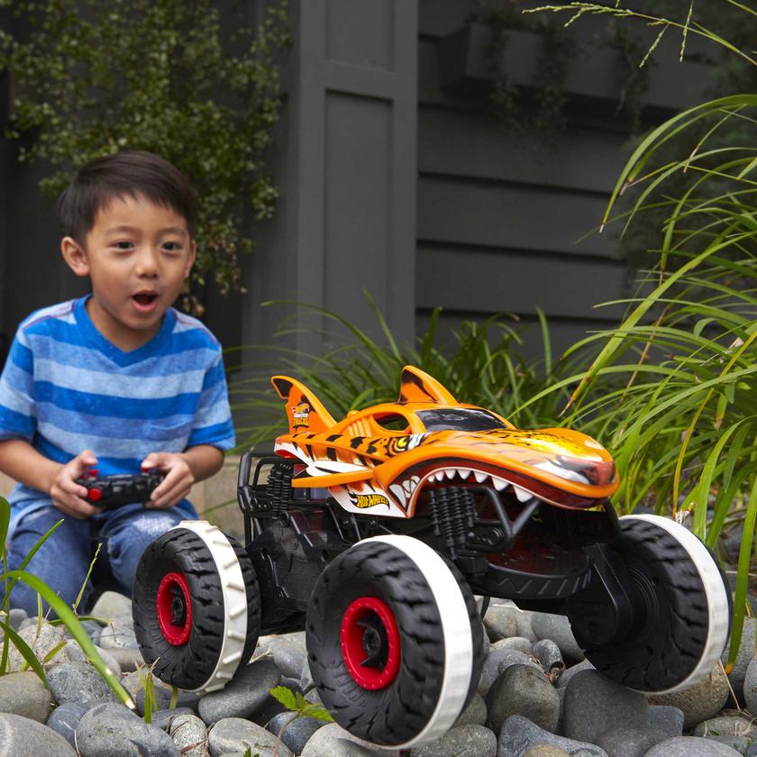 Hot Wheels Monster Trucks Vehículo a Control Remoto Tiger Shark Escala 1:15 Same Day Delivery