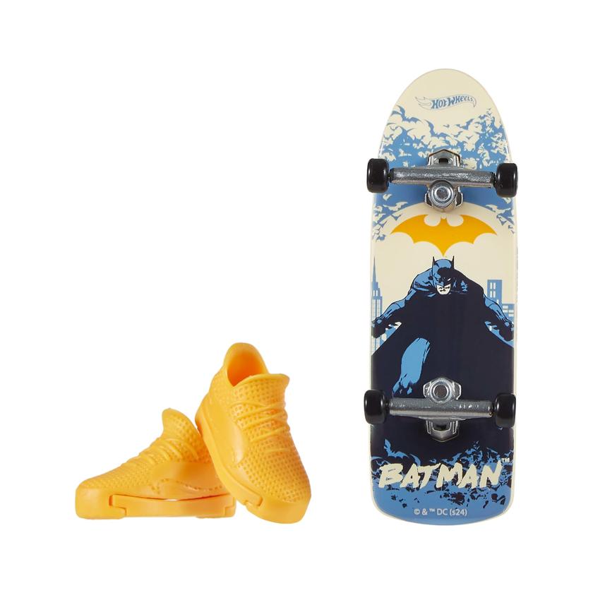 Hot Wheels Skate Veículo de Brinquedo Skateboard BATMAN™ com Tênis Best Price