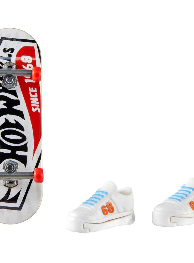 Hot Wheels Skate Veículo de Brinquedo Skateboard SKATE CHAMP™ com Tênis Same Day Delivery