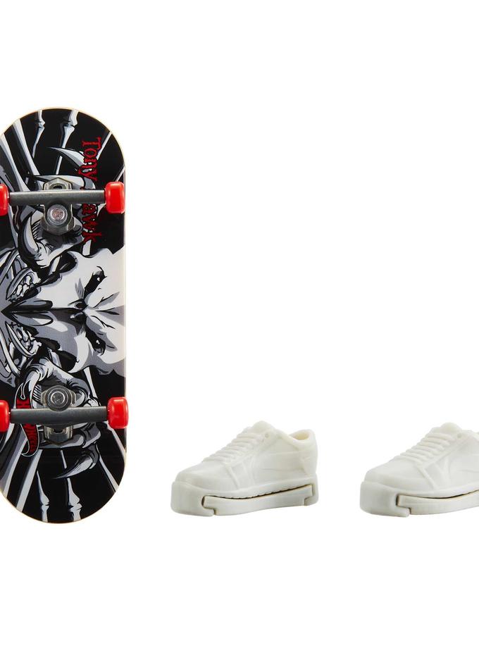 Hot Wheels Skate Veículo de Brinquedo Skateboard TALON SHRED™ com Tênis New Arrival