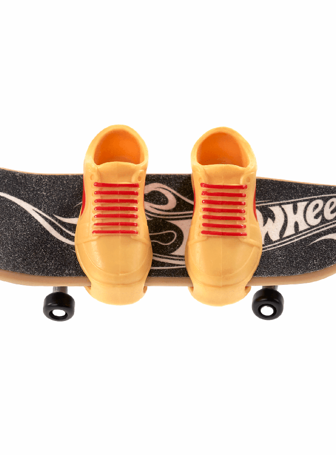 Hot Wheels Skate Vehículo de Juguete Patineta CLAIM TO FLAME™ con Tenis Best Price