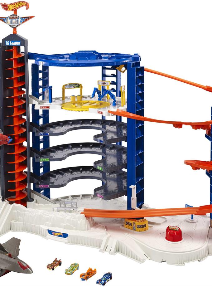 Hot Wheels Track Set With 4 1:64 Scale Toy Cars, Super Ultimate Garage, Over 3-Feet Tall Free shipping